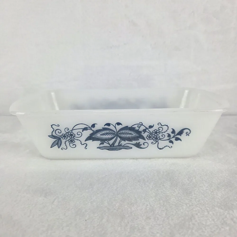 Vintage Glasbake Blue Onion‎ J522 Milk Glass Loaf Baking Dish 1.5 Qt USA